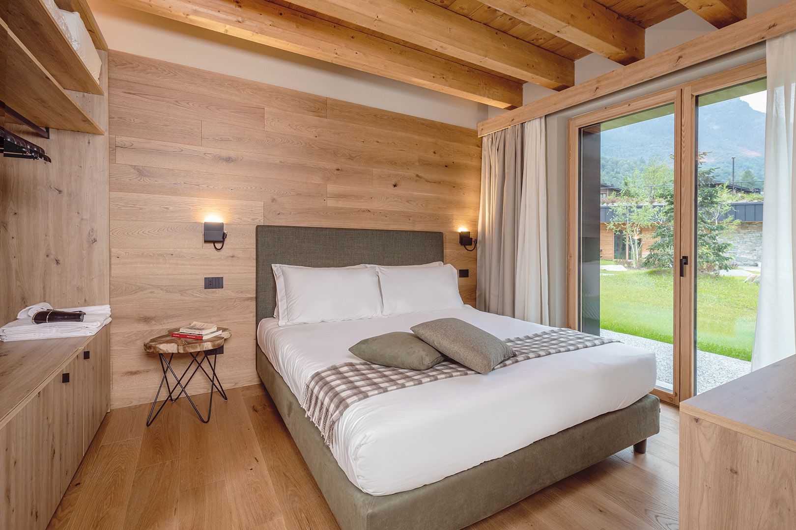 Trilocale con 2 camere da letto e vista giardino