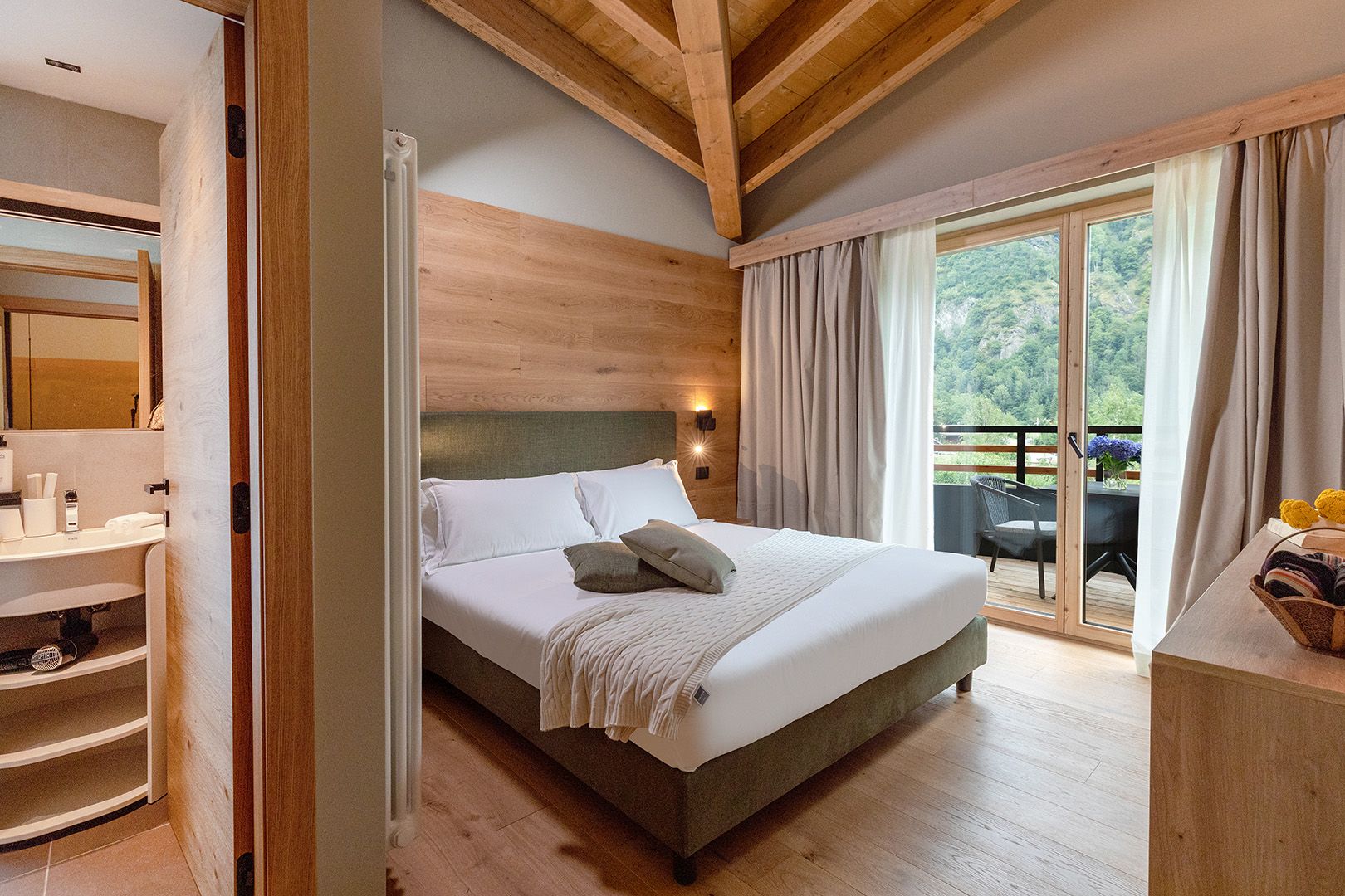 Trilocale con 2 camere da letto vista montagna